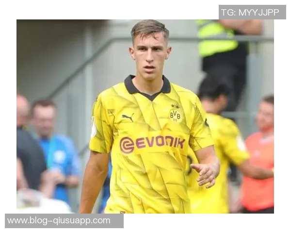 胡梅尔斯盛赞施洛特贝克称其为顶级中后卫具备在任何球队踢球的实力